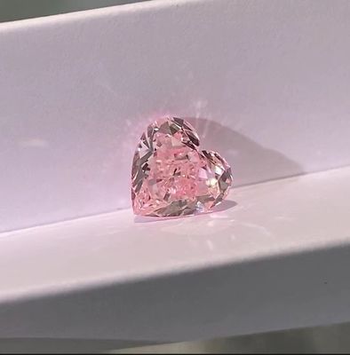 สร้างโดยมนุษย์ ทําในห้องปฏิบัติการ สีชมพู CVD เพชรรูปหัวใจ 1.8ct-2.5ct VS-VVS