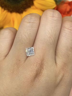1-1.99 กะรัต Colorless Loose Princess Cut Lab Grown Diamond Studs
