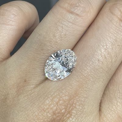 ไม่มีสี 10 โมห์ส Lab Oval CVD เพชรที่เติบโต 2.0ct-2.5ct IGI รับรอง