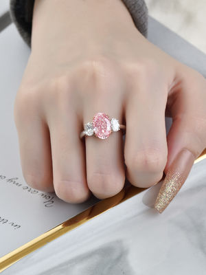 ขนาดใหญ่ 3.52ct สีชมพู Lab สร้าง CVD แหวนเพชรทรงโอวาล 18k แหวนทองคําขาว