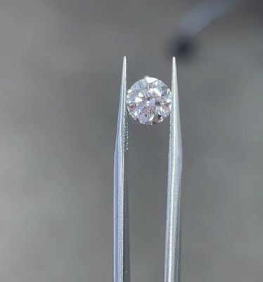 ขนาดใหญ่ 4ct หุ่นยนต์สังเคราะห์ สีขาวกลม สีกระจ่าง