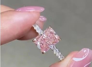 2.26ct ห้องปฏิบัติการเติบโตสีชมพูเพชรแหวนหมั้น 18K สีขาวทองคําแหวนแต่งงาน
