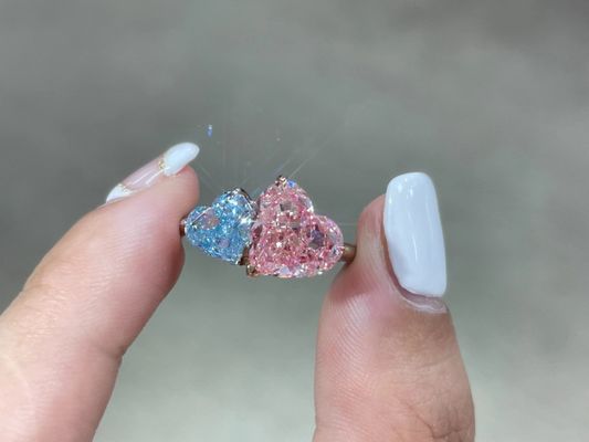 Pink&Blue Lab พวงมาลัยเพชรเติบโต สีหัวใจแฝด พวงมาลัยทองคําขาว 18k