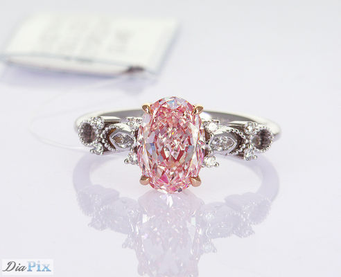 2.2ct IGI รับรองห้องปฏิบัติการเติบโตสีชมพูโอวาล สินทรีย์เพชรสไตล์คลาสสิค 18 คาราต์ แหวนทองคําขาว