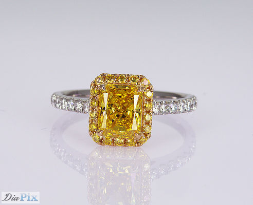 1.1ct รูปทรงสว่าง สวย สีเหลืองสดใส กล่องทดลองสร้างแหวนเพชร 18K เซตทองคํา