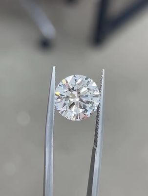 คลาสสิกกลม Brilliant Cut Lab สร้าง CVD สีขาวโลสเพชร 2-3CT IGI รับรองสําหรับตกแต่งเครื่องประดับ