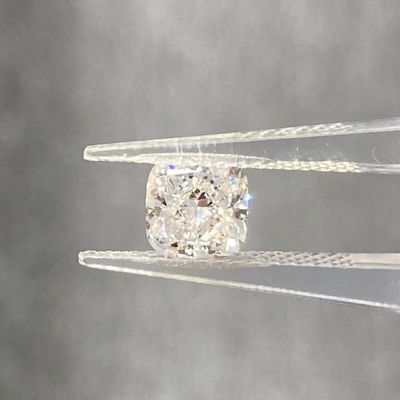 1.05CT ห้องทดลองตัดหมอนสแควร์ สร้างเพชรสีขาว F VVS2 CVD ห้องทดลองเพชรที่เติบโต