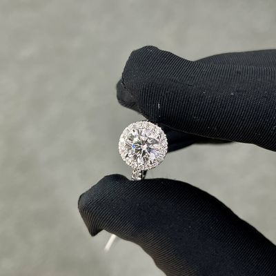 แหวนเพชรที่เติบโตในห้องปฏิบัติการ CVD แหวนเพชรสีขาว 1.006ct DEF VVS รูปทรงกลม