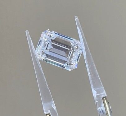 ห้องปฏิบัติการผลิตเครื่องประดับ เพชรที่เติบโต CVD Emerald Cut 2-33 คาราต์ DEF VS-VVS2 รับรองจาก IGI